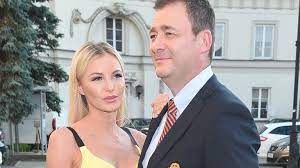 Naszą misją jest wspieranie klientów w rozwoju osobistym i zawodowym. The Relationship Between Jacek Rozenek And Roxi Gaski Is Over Now The Actor Meets Another Woman They Were Already Together