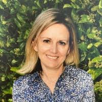 200+ perfiles de «Standish»