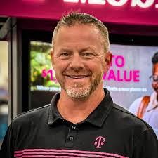 Antonio Quiles's Instagram, Twitter & Facebook