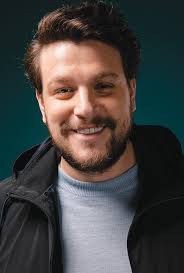 Conheça Rafael Puglisi, o dentista das estrelas