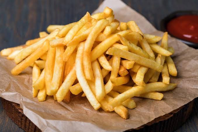 PORÇÃO DE BATATA FRITAS