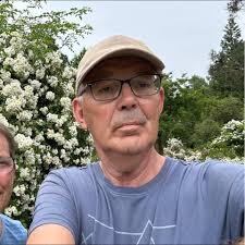 FINALLY, PROOF THAT GOD EXISTS! This is Bathyphysa conifera, created in the  image of our Lord the Flying Spaghetti Monster! There's no denying its  design; there's no other explanation for its existence.