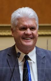 Kelly Miles's Instagram, Twitter & Facebook