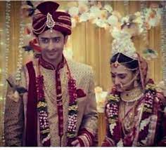 Erica fernandes is an indian television actress who got the fame and popularity with the television series kuch rang pyar ke aise bhi in 2016. Now Officially Married Actor Photo Erica Fernandes Cute Couples Photos