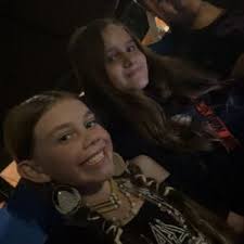 🪶Julia Case🪶 (@chumchum.33)