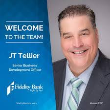 Danielle Darmetko's Instagram, Twitter & Facebook