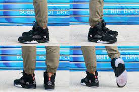 On retrouve la mention ici c'est paris sur les semelles intérieures de la chaussure. Google Air Jordans Jordan 5 Jordans