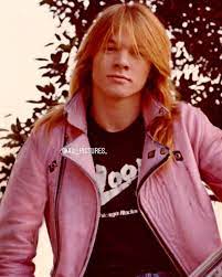 Axl Pictures Publico En Su Perfil De Instagram Axl Rose Hollywood Rose Waxlrose Gunsnroses Gnfnr Axlr Axl Rose Pink Jacket Guns N Roses