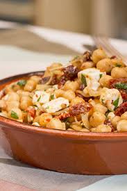 Kichererbsensalat Mit Getrockneten Tomaten Und Feta Kichererbsensalat Rezepte Gesund Kochen