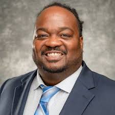 Reggie Reads (@reggiesvoice)