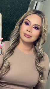 Maquillaje Rosa entre Amigas: Aprendiendo Juntas