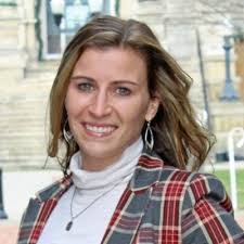 Amanda Cottrell's Instagram, Twitter & Facebook