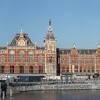 This is an apt history for the hotel as right next door is 'de drie fleschjes', a sampling house (proeflokaal) serving liqueurs and traditional dutch genever. 1