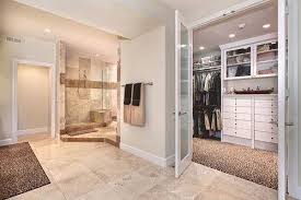 This master bedroom got a complete makeover and wow, what a difference! Pin By Novela On Casa Bathroom And Walk In Closet Bathroom And Closet Bathroom Closet Combo