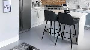 Trouvez un distributeur v33 près de chez vous. Woman Transforms Her Kitchen Floor With Genius 45 Hack Metro News