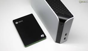 At 5400 rpm, the seagate game drive hub will afford no speed boosts over the internal xbox one s hdd, and will actually be a little slower than the xbox one x's 1 tb hdd, which has been granted boosted speeds to handle the longer load times that will accompany 4k games. Seagate 8tb Game Drive Hub Test Vorschau Xbox