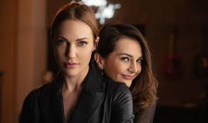 Meryem uzerli yetenekli,güzel iyi bir oyuncu muhteşem yüzyıl da hürrem sultan rolünde oldukça iyiydi ama gecenin kraliçesinde rol seçimi yanlış olduğundan kendini gösteremedi şu an almancı türk ve rus. Meryem Uzerli Cocuguma Kimsenin Kimseyi Yargilamadigi Bir Dunya Birakmak Isterdim