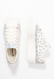 Un choix unique de basket basse adidas original femme disponible dans notre magasin. Adidas Originals Nizza Rf Platform Baskets Basses Offwhite Easy Blue Collegiate Navy Zalando Fr Basket Basse Sneakers Baskets