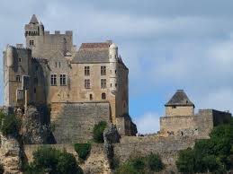 Ouvert tous les jours de 10h. Chateaude Beynac Sur Les Traces D Une Forteresse Medievale Office De Tourisme Du Pays De Fenelon