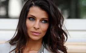 Italienische tv moderatorin costanza calabrese lässt tief blicken. Herunterladen Hintergrundbild Cristina Chiabotto Italienische Modell Portrait Tv Moderatorin Fotoshooting Mode Model Portrait Fur Desktop Kostenlos Hintergrundbilder Fur Ihren Desktop Kostenlos