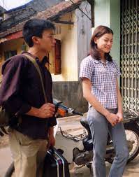 Hoa cỏ may là bộ phim truyền hình đầu tiên của đạo diễn lưu trọng ninh, ra mắt vào năm 2001. Nhá»¯ng Ngoi Sao Cá»§a Hoa Cá» May Ngay áº¥y Va Bay Giá»