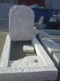 Offerte Catalogo Lapidi Tombe E Decorazioni Funerarie Marmo O Pietra