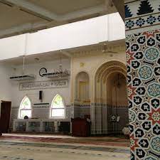 Sheikh al sudais is known for his magnanimous voice and for his emotional, overwhelming recitation of the quran in accordance with tajweed. Masjid Al Ehsan Bandar Kinrara