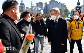 See more of 나무위키 on facebook. ì´ìž¬ëª… ë‹¨ë…ì„ ë' ì–¸ì œê¹Œì§€ ì§€ì†ë ê¹Œ ë„¤ì´íŠ¸ ë‰´ìŠ¤