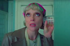 St. Vincent puts out "Down" ahead of Daddy's Home release