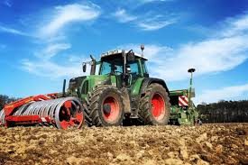 Ein neuer fendt 820 im duell gegen einen leistungsstärkeren john deere 7810.erst ein paar rennen und dann tauziehen. Bauernwitze Vario Vs John Deere Die Besten Traktorspruche Agrarheute Com