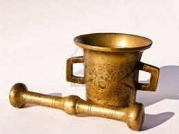 Moldes, cucharas para helado, batidores, picadores, bandejas. Utensilios De Cocina Antiguos Mortero Y Almirez De Bronce Cocina De Cobre Utensilios Bronce