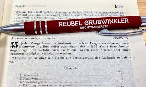 Eine schriftliche aussage wird der richter wahrscheinlich ablehnen, weil während der verhandlung noch fragen vom staatsanwalt und natürlich von der verteidigung beantwortet werden müssen. Aussage Verweigern Als Zeuge Rechte Und Pflichten Des Zeugen