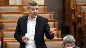 Elengedtük a kezét azoknak, akik a saját egójukat a nemzet érdekei elé helyezték. Index Belfold Megszuletett Jakab Peter Rekordbirsaga