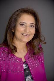 Margo Norris's Instagram, Twitter & Facebook