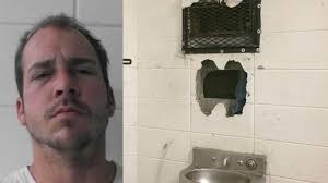 Georgia inmate digs through wall, escapes 'Shawshank' style