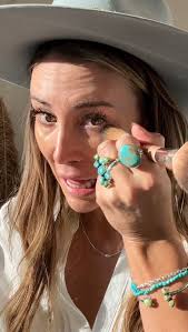 MY Wednesday LIVE 🙌🏼 you don’t want to miss these!! You get the first  look at the new jewelry plus the 20% for joining the live