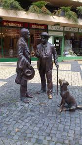 Magyar Szobrok Nyomaban Mert Utazni Jo Utazni Erdemes Bronze Statues Sculpture Sculpture Art Street Art