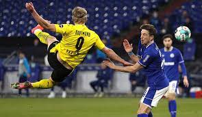 Dortmund und erling haaland passte von anfang an zusammen. Fc Schalke 04 Borussia Dortmund 0 4 Haaland Traumtor Bvb Feiert Ungefahrdeten Derbysieg