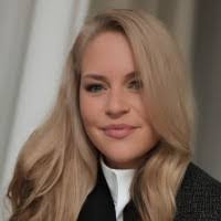 Julie Farnham's Instagram, Twitter & Facebook