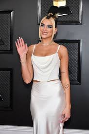 Dua lipa 2020 jingle ball full performance. Dua Lipa 2020 Grammy Awards In Los Angeles Grammy Awards Lipa Fashion