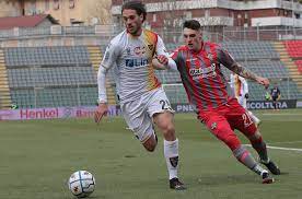 Primatips.com is 18+ only and promotes responsible gambling Cremonese Lecce Le Formazioni Ufficiali A Sinistra Torna Gallo Strefezza Dall Inizio Calcio Lecce