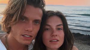 Tony junior (30) is niet langer op zoek naar onenightstands en hoopt de ware tegen te komen. Tony Junior Over Relatie Met Maan Ik Geloof In Soulmates Rtl Boulevard