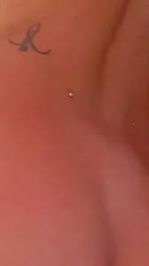 Iara foi flagrada de quatro exibindo suas bucetinha de forma explícita -  Xvideos