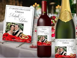 Choisissez le grand vin le plus adaptez à votre célébration et au repas qui l'accompagnera; Etiquette Bouteille Mariage A Personnaliser Theme Jardin Fleuri