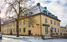 Bergslagens sparbank verkar i och för bergslagen. Gedigen Kansla Och Hoga Ljudkrav I Sparbankshuset I Lindesberg Flex Interior Systems Miljoer For Flexibilitet Integritet Och Tillhorighet