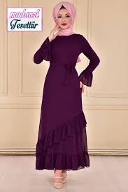 2021 Mor Sifon Tesettur Abiye Elbise Modelleri Moda Merve Abiye Etek Ve Kol Firfirli Elbise Moda The Dress Elbise