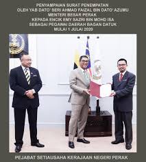 Terdahulu, beliau melakukan kunjungan hormat ke atas menteri besar datuk seri ahmad faizal azumu di kuala lumpur pada selasa. Yab Menteri Pejabat Setiausaha Kerajaan Negeri Perak Facebook