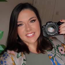 Who can take family photos