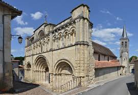 Photo Charente : cette brocante offre l'occasion de chiner au c?ur de l'un ...