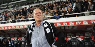 Mustafa denizli ve sergen yalçın, gazeteci andrew simes ile objektife böyle poz verdi. 26 Haftaya Kadar Belli Olmaz
